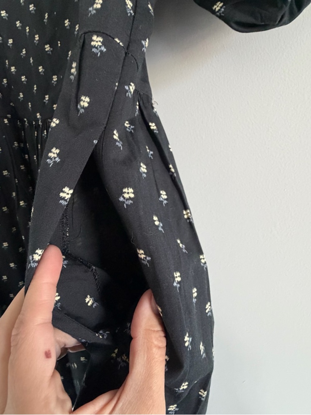 NWT Madewell Black V-Neck
Puff Sleeve Mini Dress with mini floral size M - Picture 14 of 16